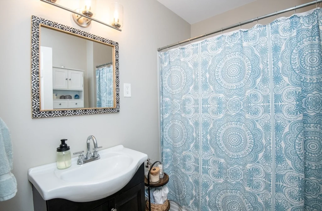 Photo of 8 Roosevelt Avenue