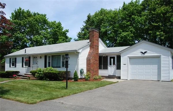 Photo of 11 Carolyn Dr