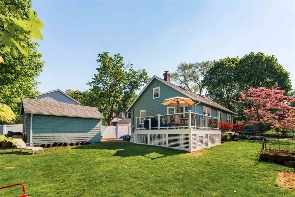 Photo of 54 Endicott Rd