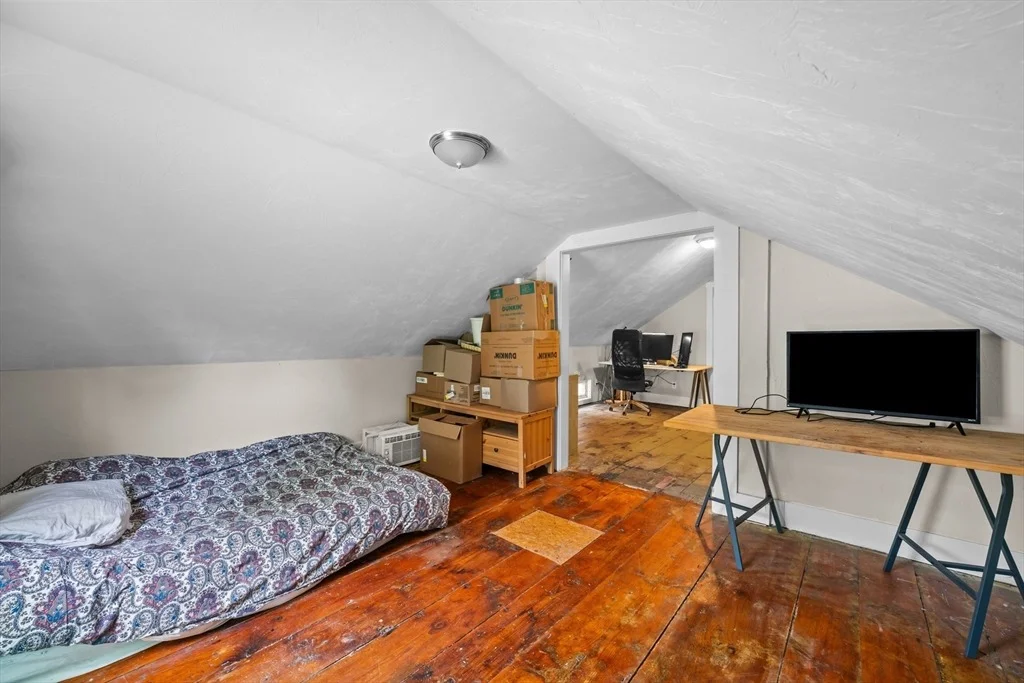 Photo of 10 Maple