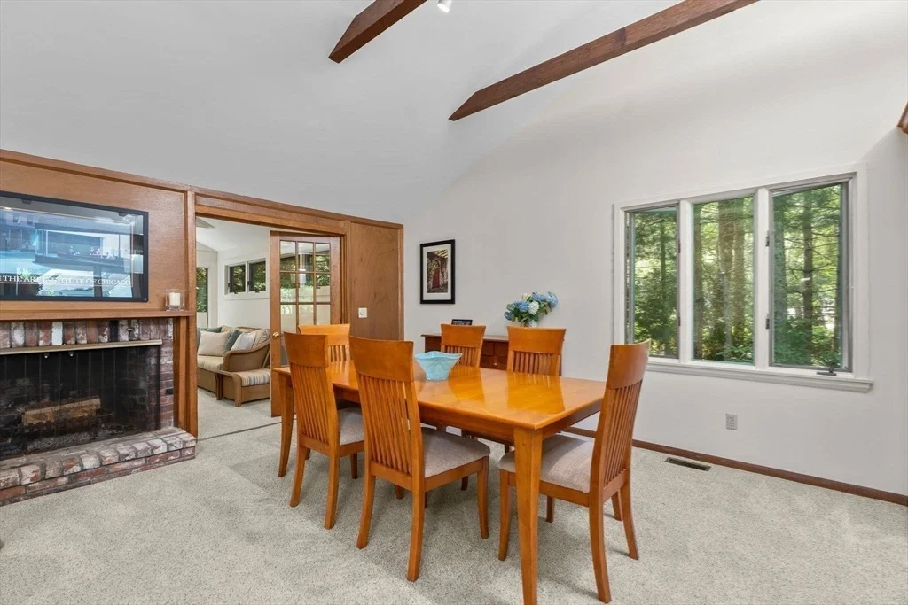 Photo of 261 Fells Pond Road