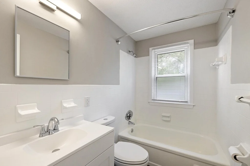 Photo of 28 Bog Hollow Rd