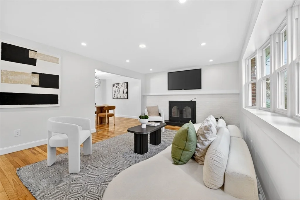 Photo of 6 Sunset Dr