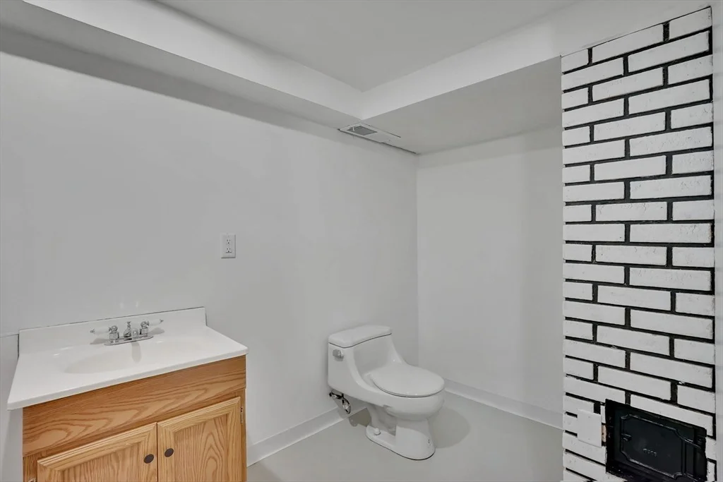 Photo of 155 Powell Ave
