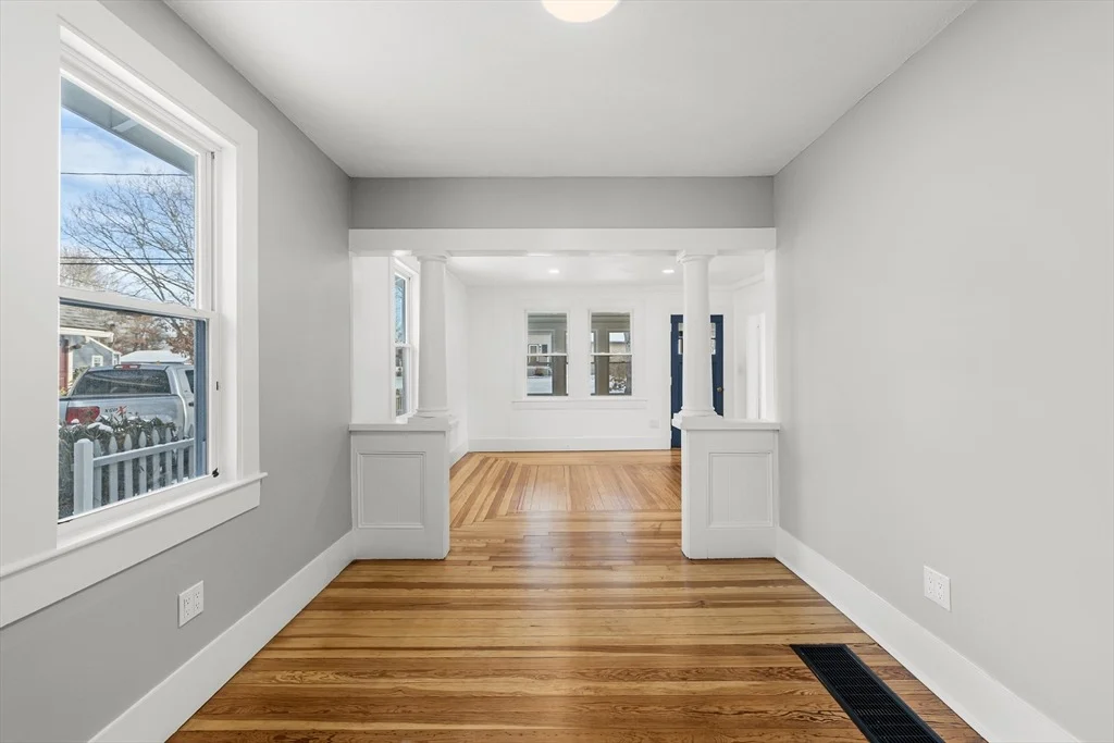 Photo of 2 Oakdale St