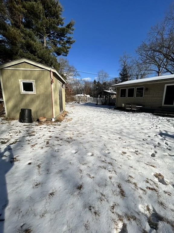 Photo of 552 Dwight Rd