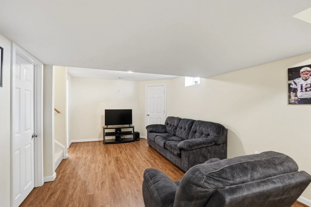 Photo of 943 Stonegate Lndg