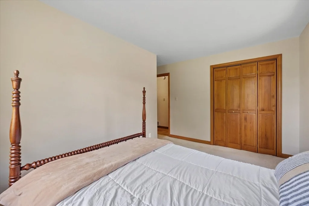 Photo of 6 Hillside Dr