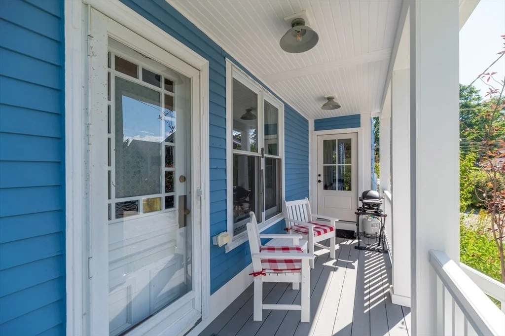 Photo of 962 Washington St