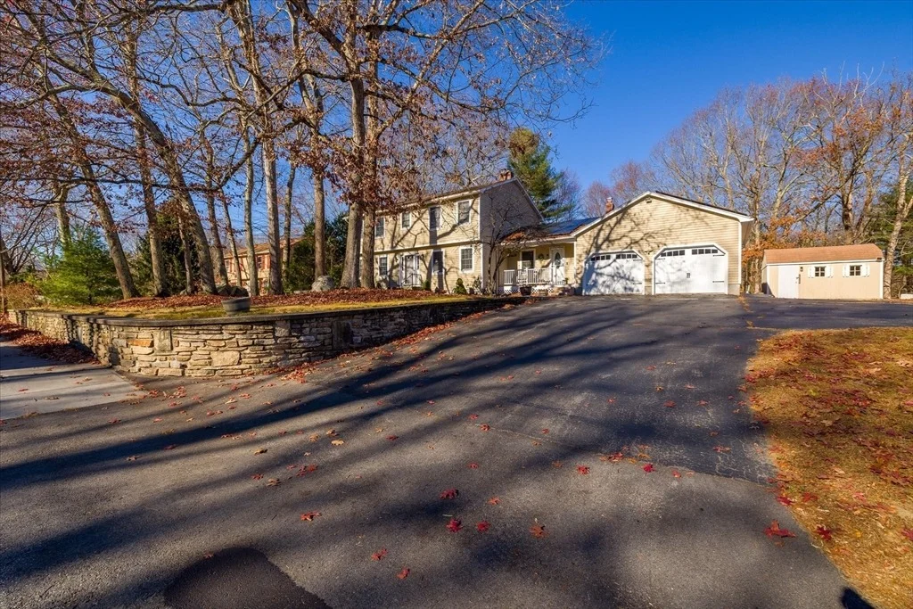 Photo of 75 Klebart Ave