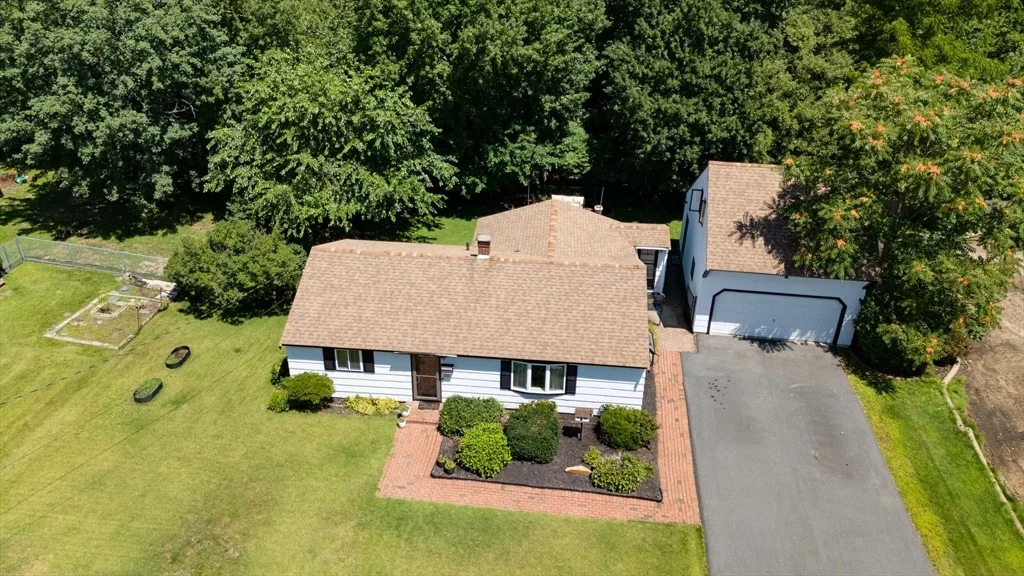 Photo of 20 Ledgewood Dr