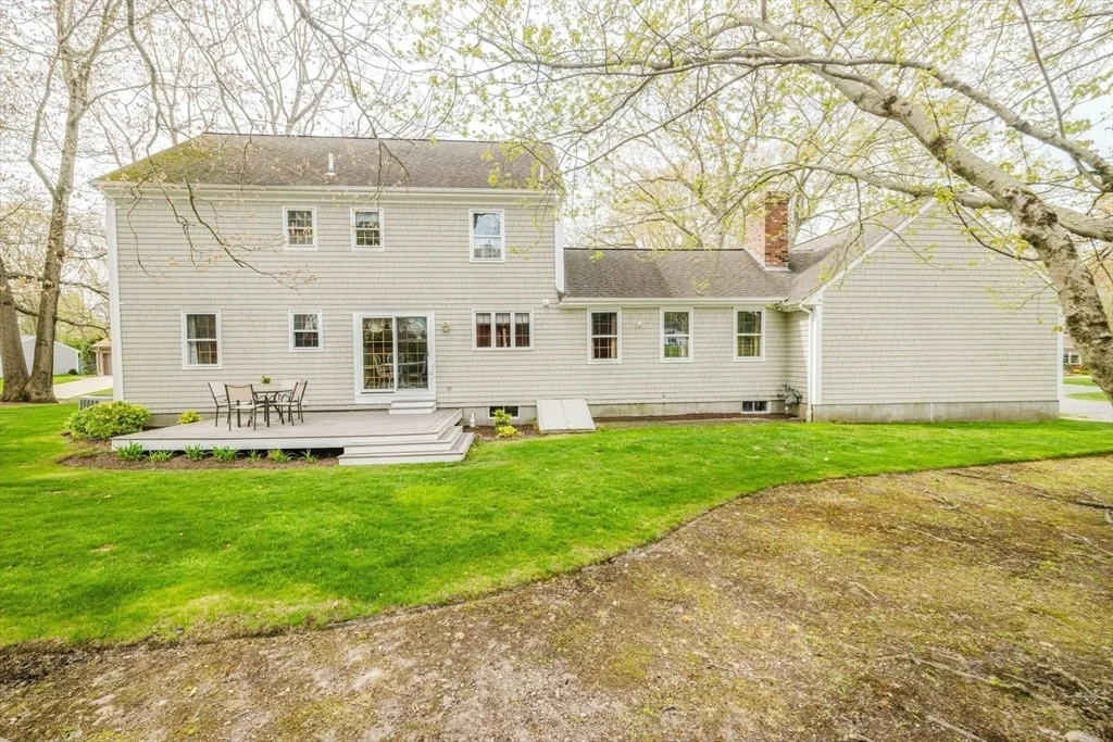 Photo of 146 Colonial Dr