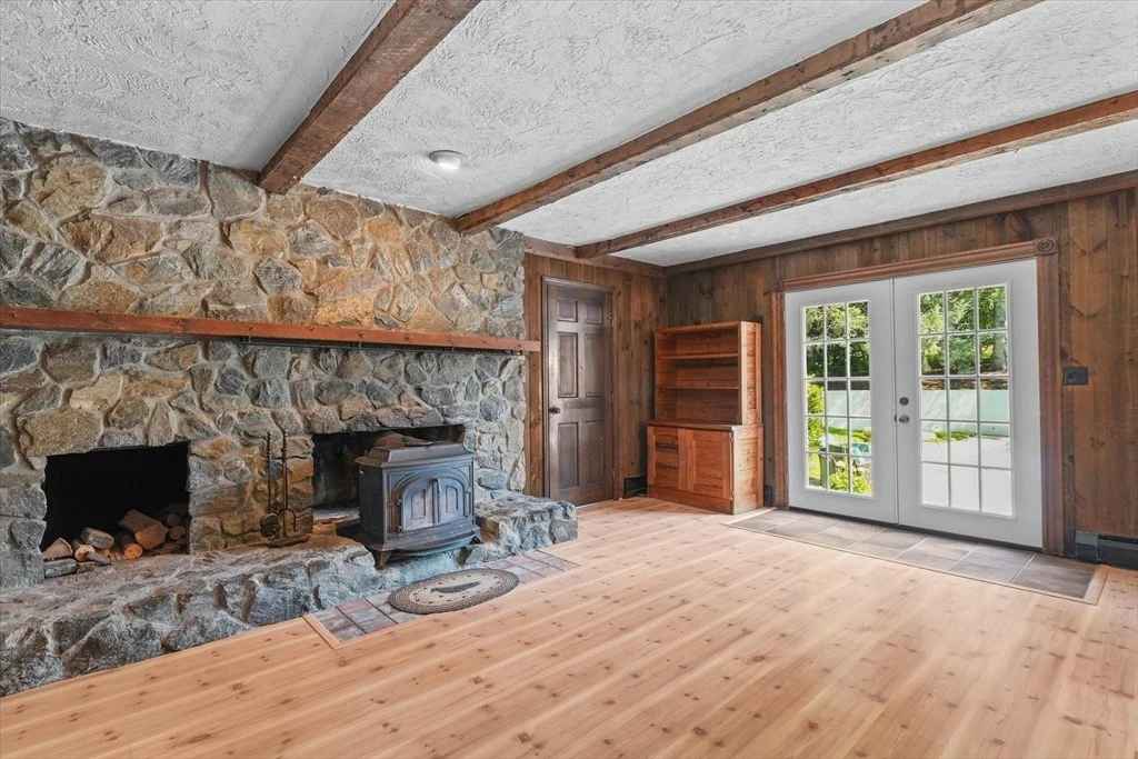 Photo of 85 Rosewood Dr