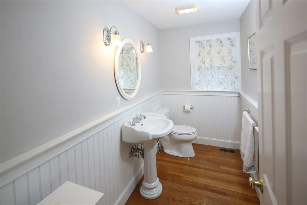 Photo of 375 Webster St