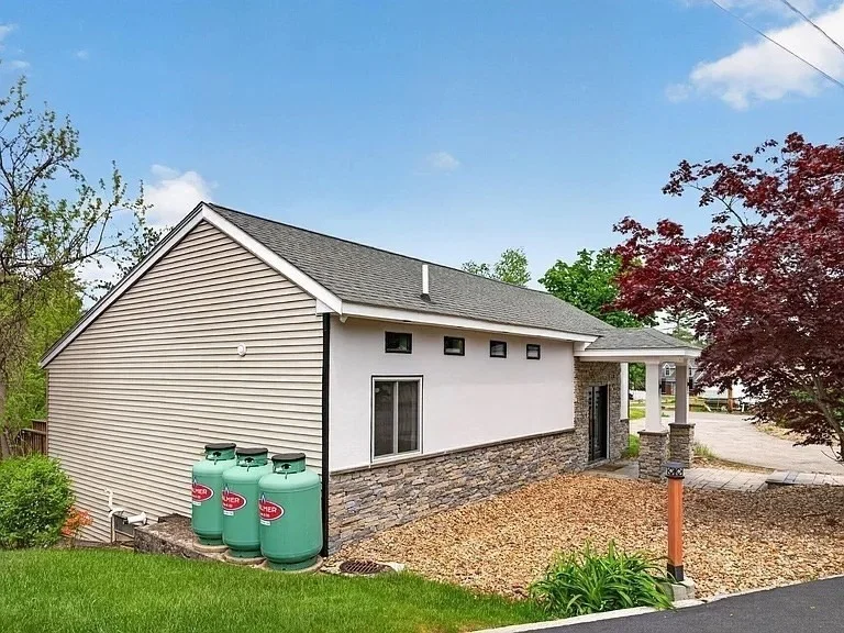 Photo of 23 Cove Rd