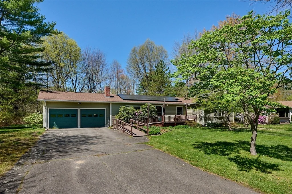 Photo of 89 Pondview Dr