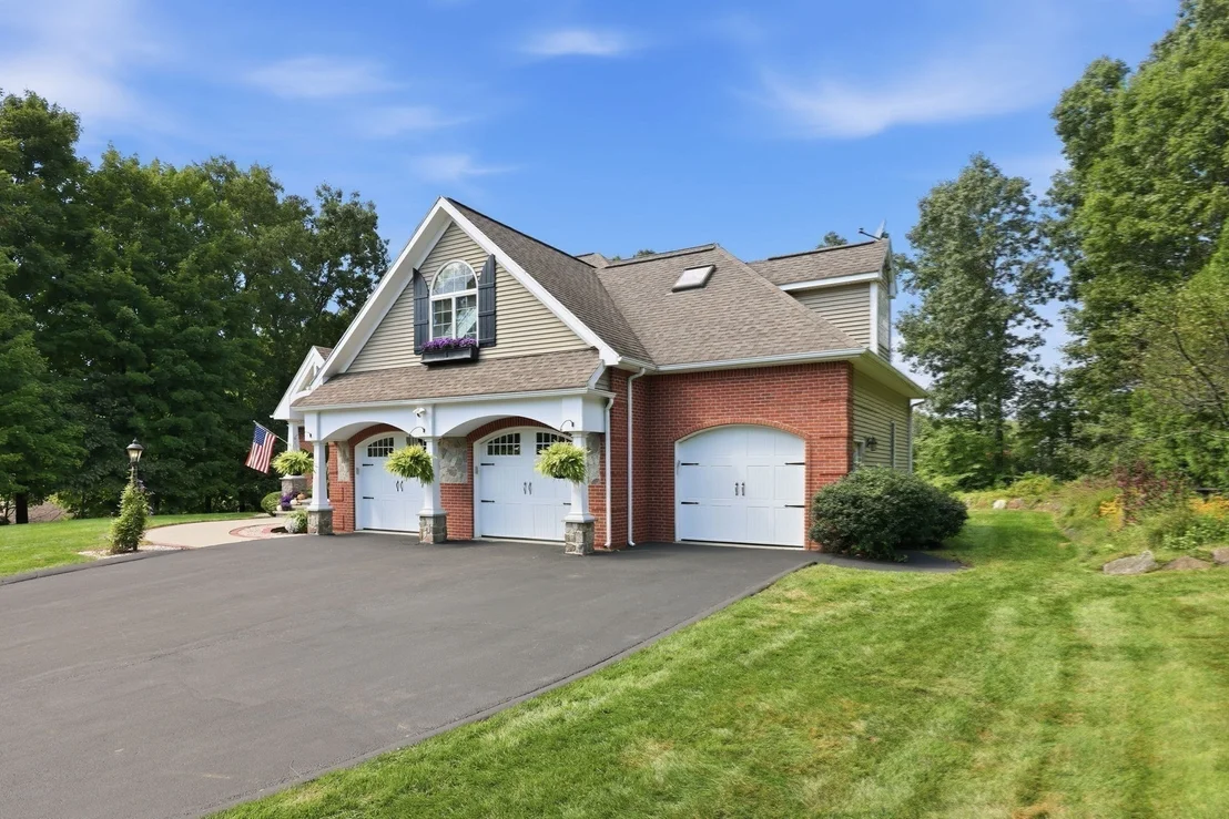 Photo of 47 Deer Hill Cir