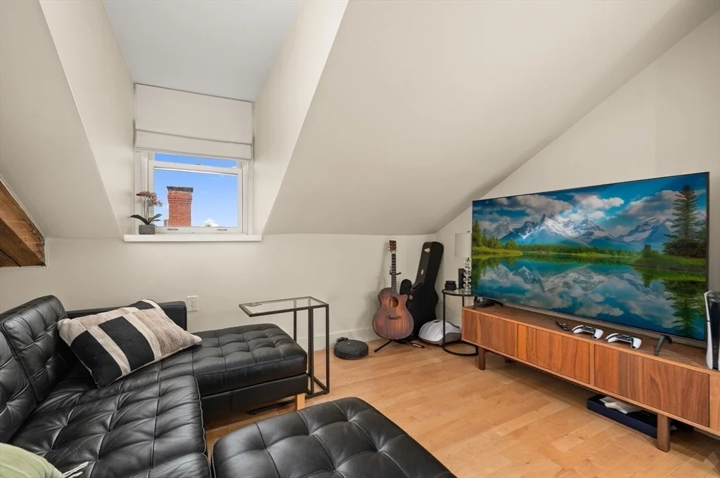 Photo of Unit 402 at 100 Commandants Way