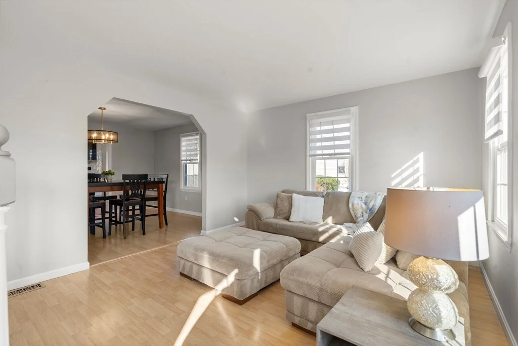 Photo of 35 Nelson Dr