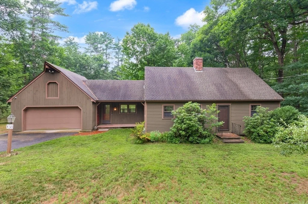 Photo of 653 Townsend Road