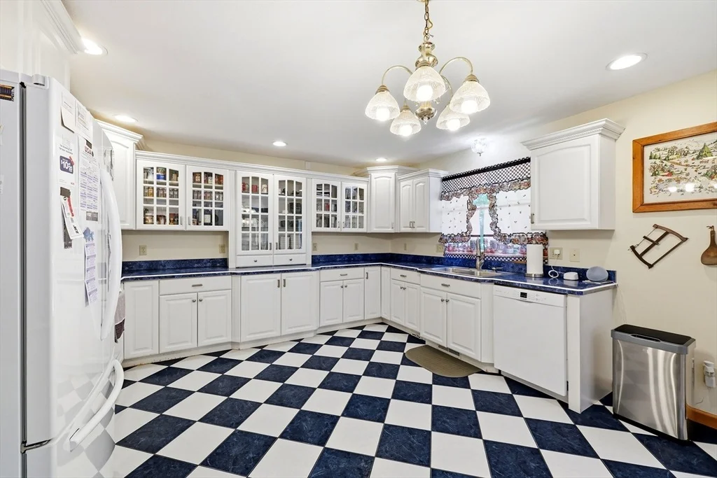Photo of 142 Oak Knoll Cir