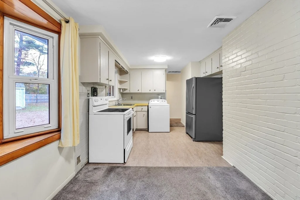 Photo of 15 Fairbrook Rd