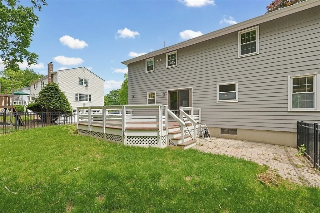 Photo of 7 Cahill Park Dr