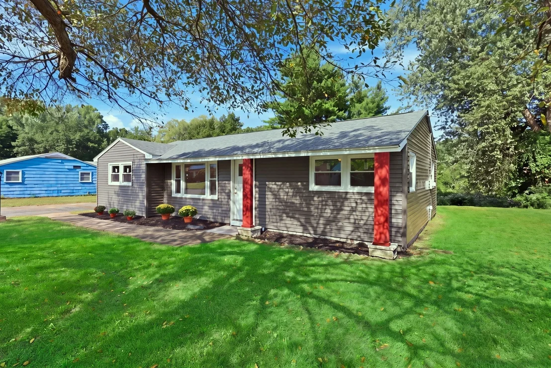Photo of 243 Shady Brook Ln