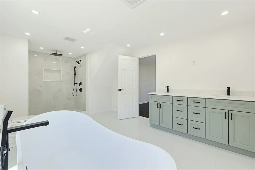 Photo of 175 Pleasant St