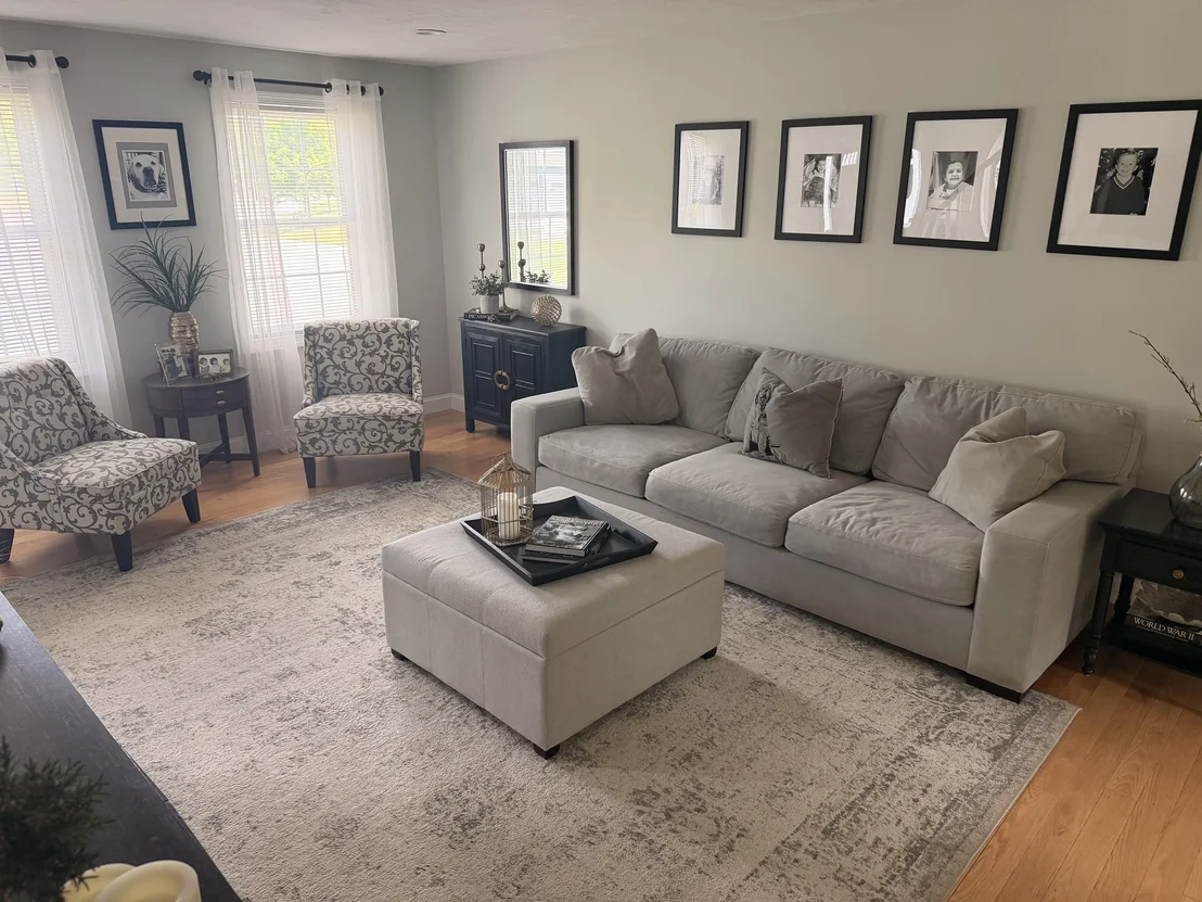 Photo of 33 Ledgewood Cir