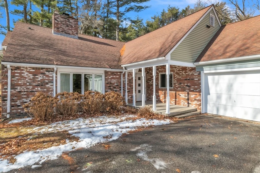 Photo of 11 Bonair Dr