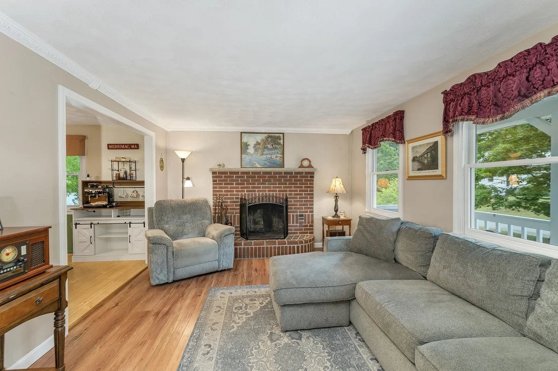 Photo of 14 Burnside Ln