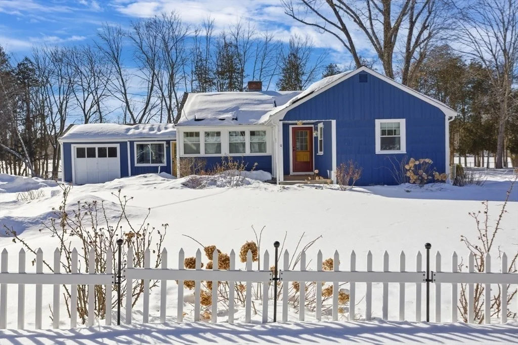Photo of 81 Edgewater Drive