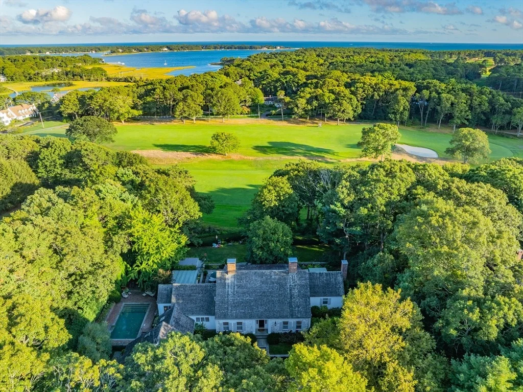 Photo of 245 North Bay Road