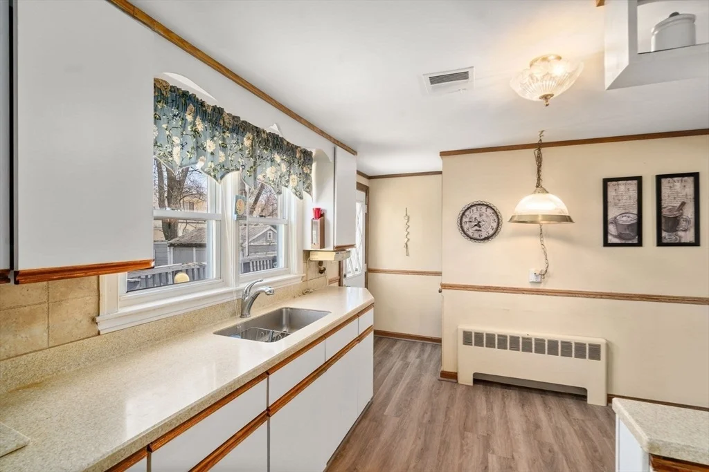 Photo of 28 Saint Dennis Dr