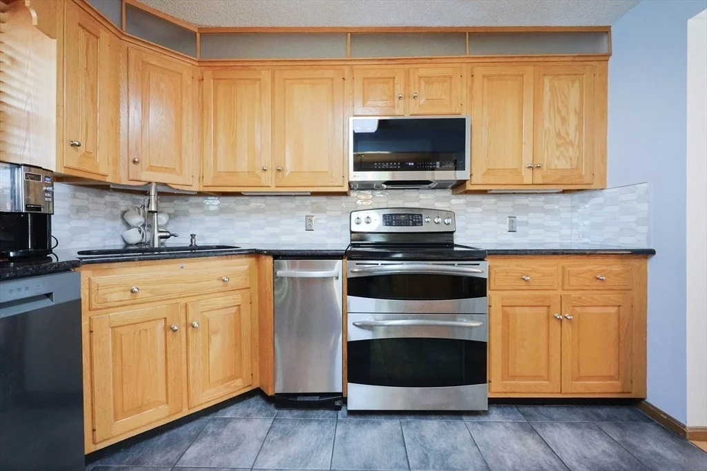 Photo of 6 Weetamoe Dr