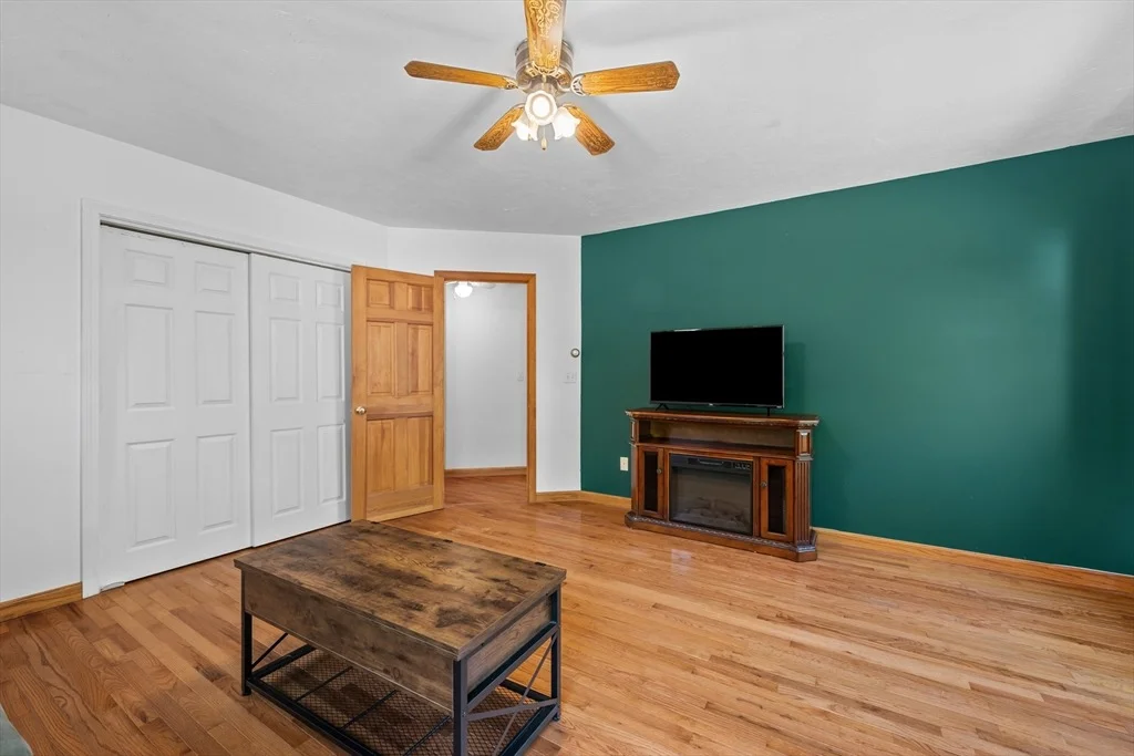 Photo of 1 Woodmere Rd
