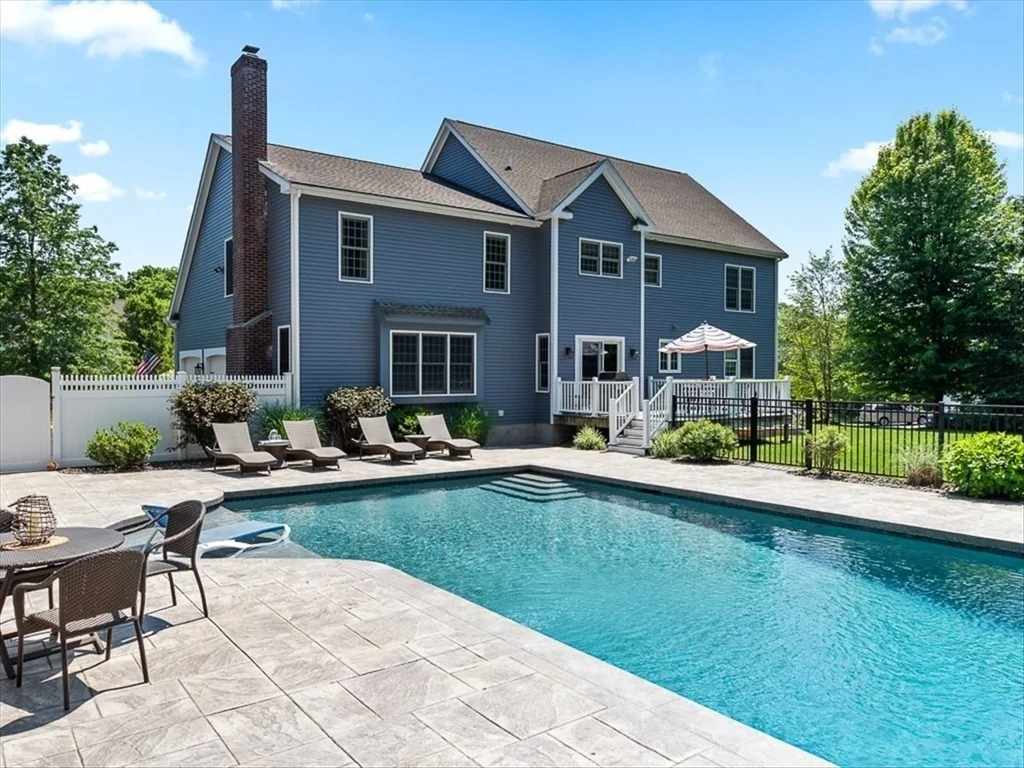 Photo of 35 Hayden Ln