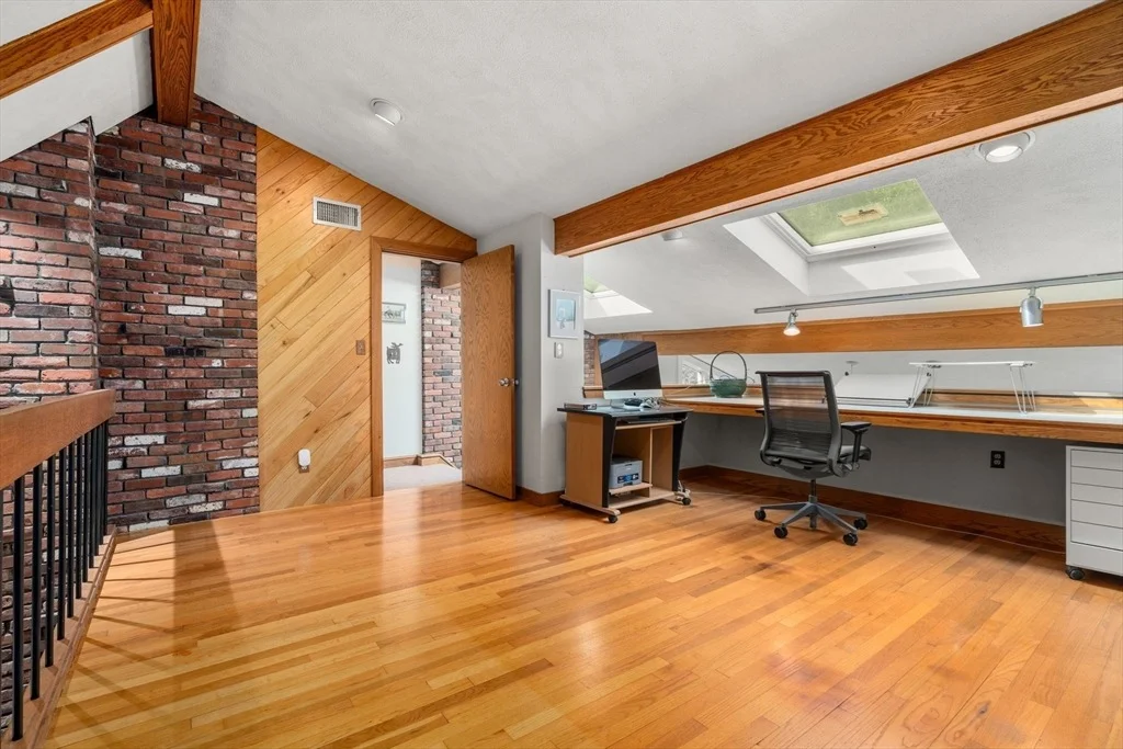 Photo of 341 West St