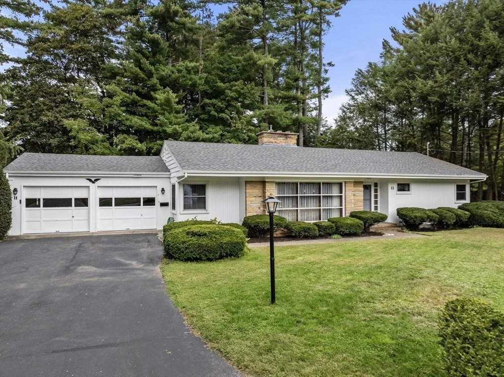 Photo of 11 Highland Cir