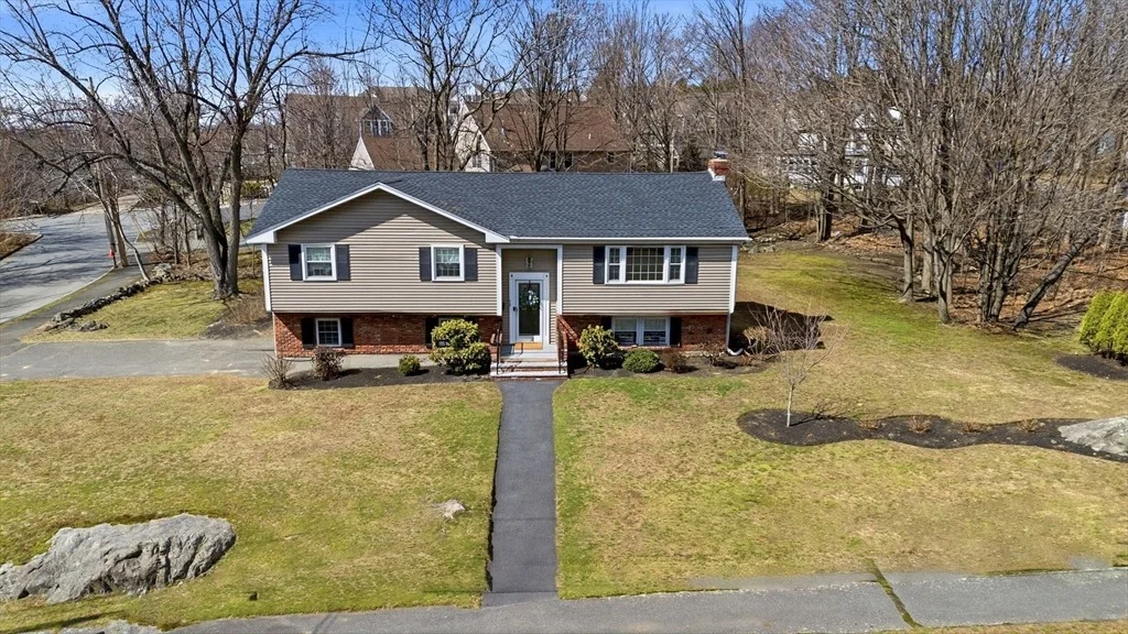 Photo of 75 Whitehall Ln
