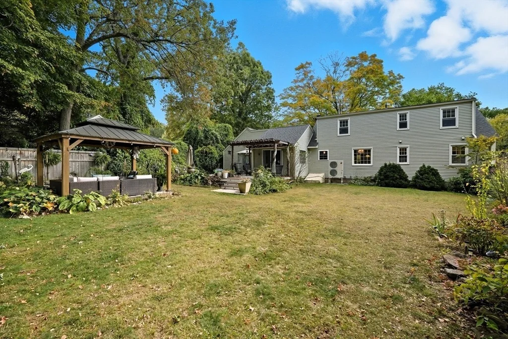 Photo of 11 Hickory Hill Dr