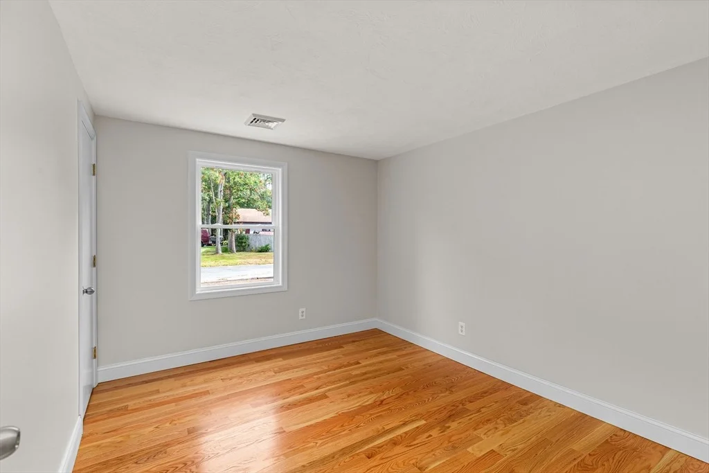 Photo of 315 Blackthorn Rd