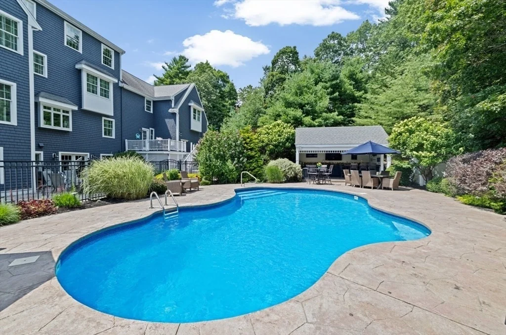 Photo of 160 Hillcrest Rd