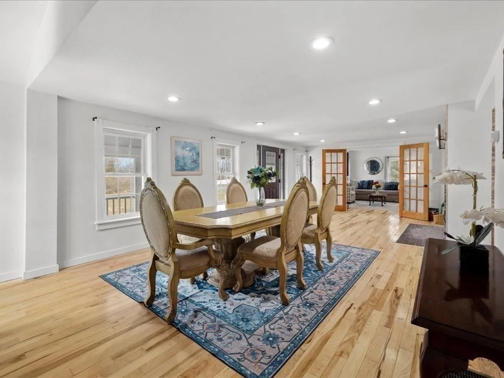 Photo of 555 Webster St.