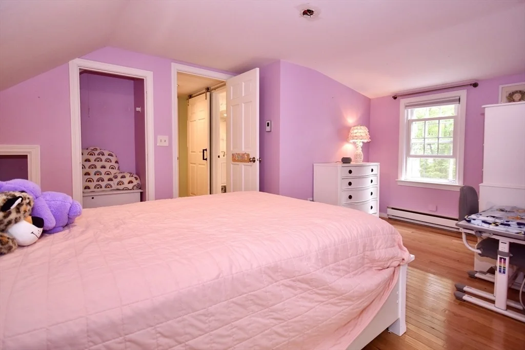 Photo of 64 Roseland Ter