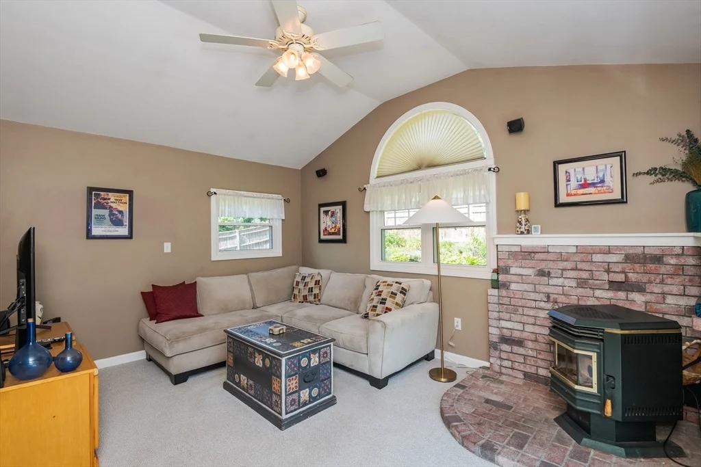 Photo of 47 Sharon Rd