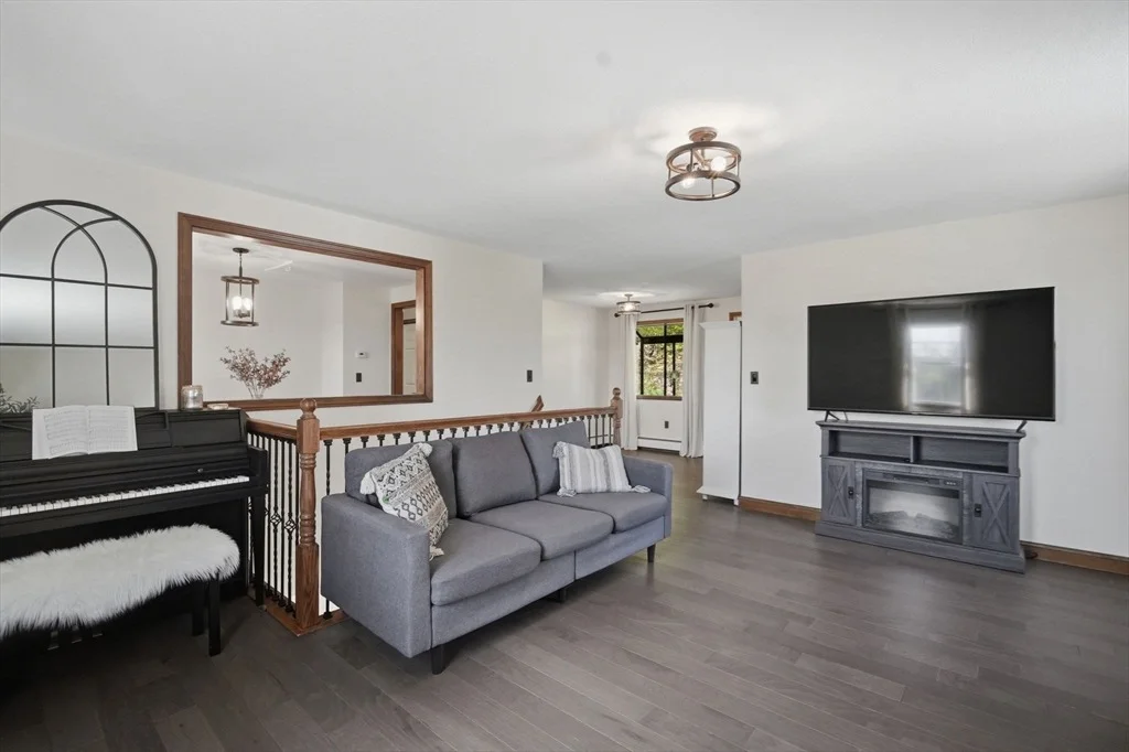 Photo of 563 Pochassic Rd.