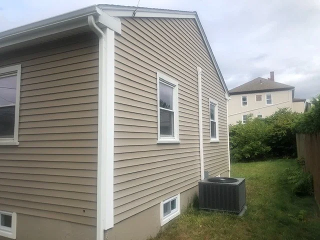 Photo of 102 Crawford St