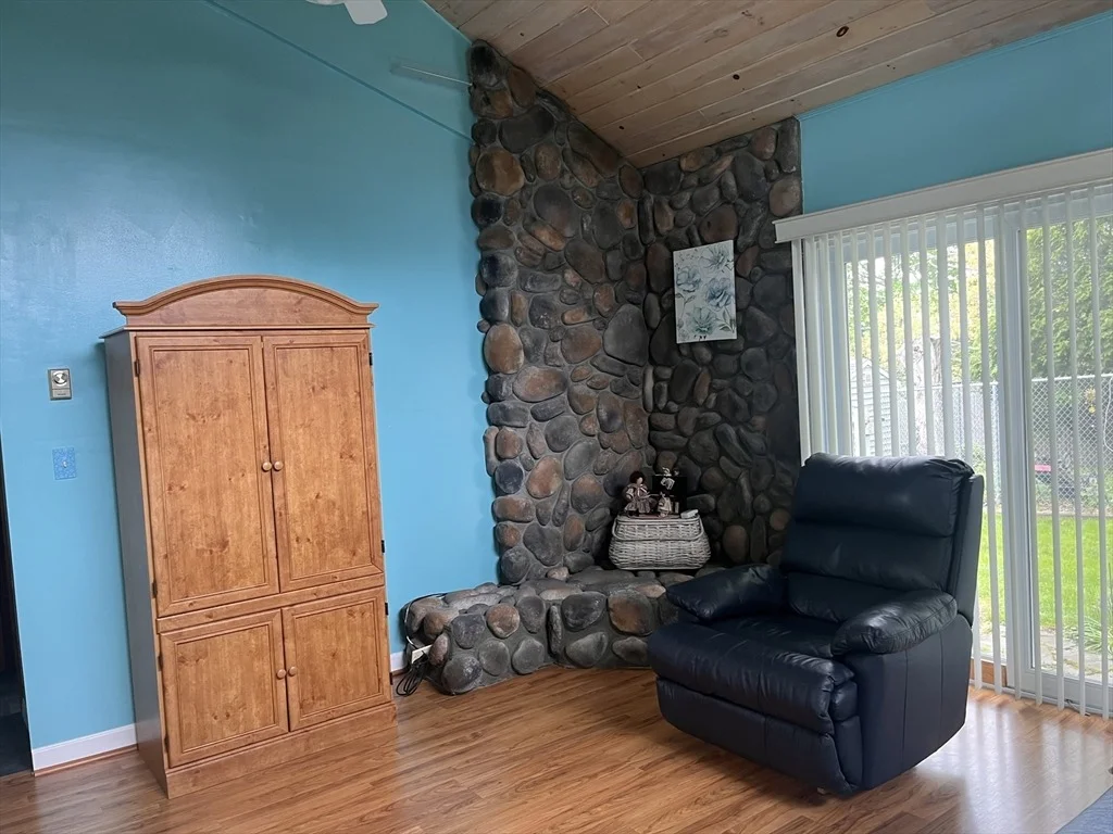 Photo of 12 Willow Tree Rd